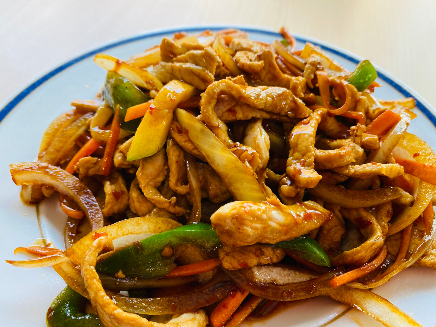 cerdo con salsa picante