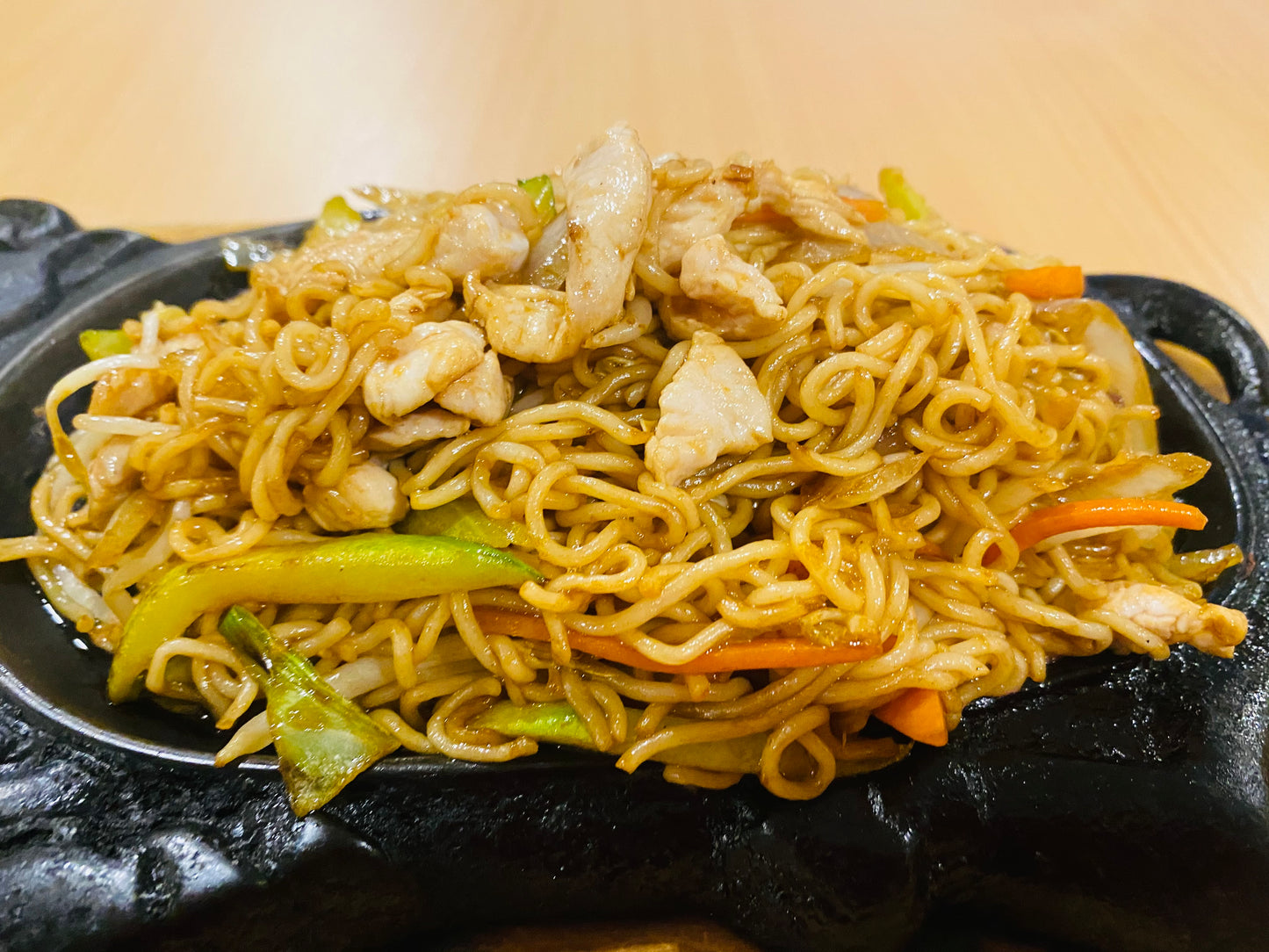 tallarines japonesa con pollo